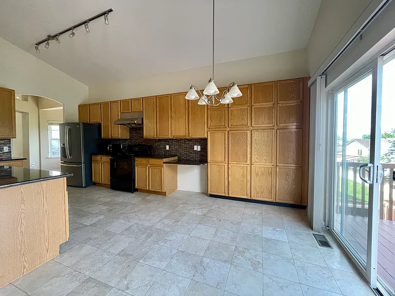 5447 S Valdai St — Photo 12