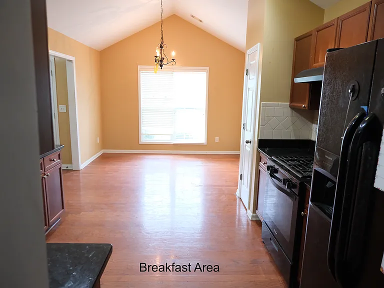 933 Creek Bottom Rd SW — Photo 4