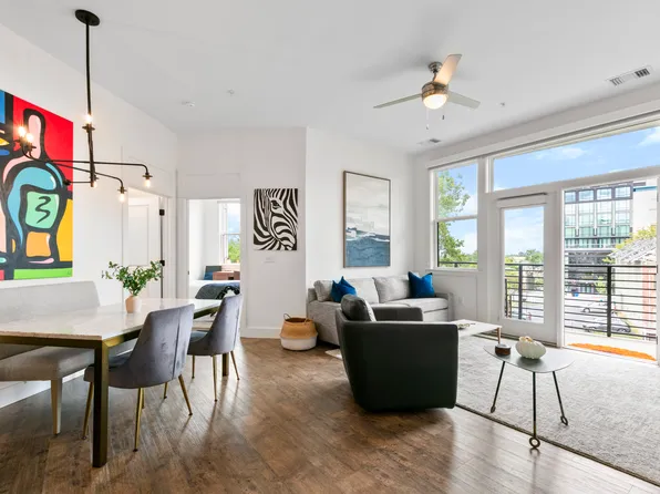 55 S Market St, Asheville, NC 28801