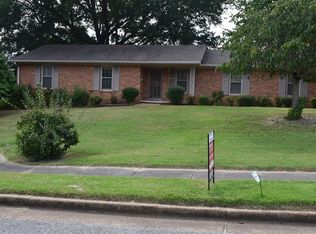 136 Whitfield Dr, Jackson, TN 38305