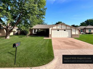 1612 Prince Ct, Benbrook, TX 76126