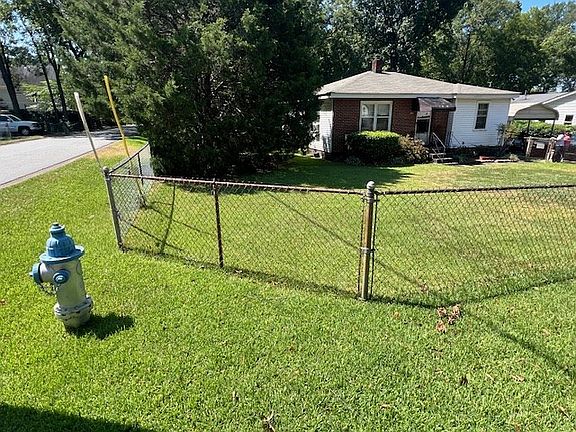 4th image of 1068 McLendon Ave