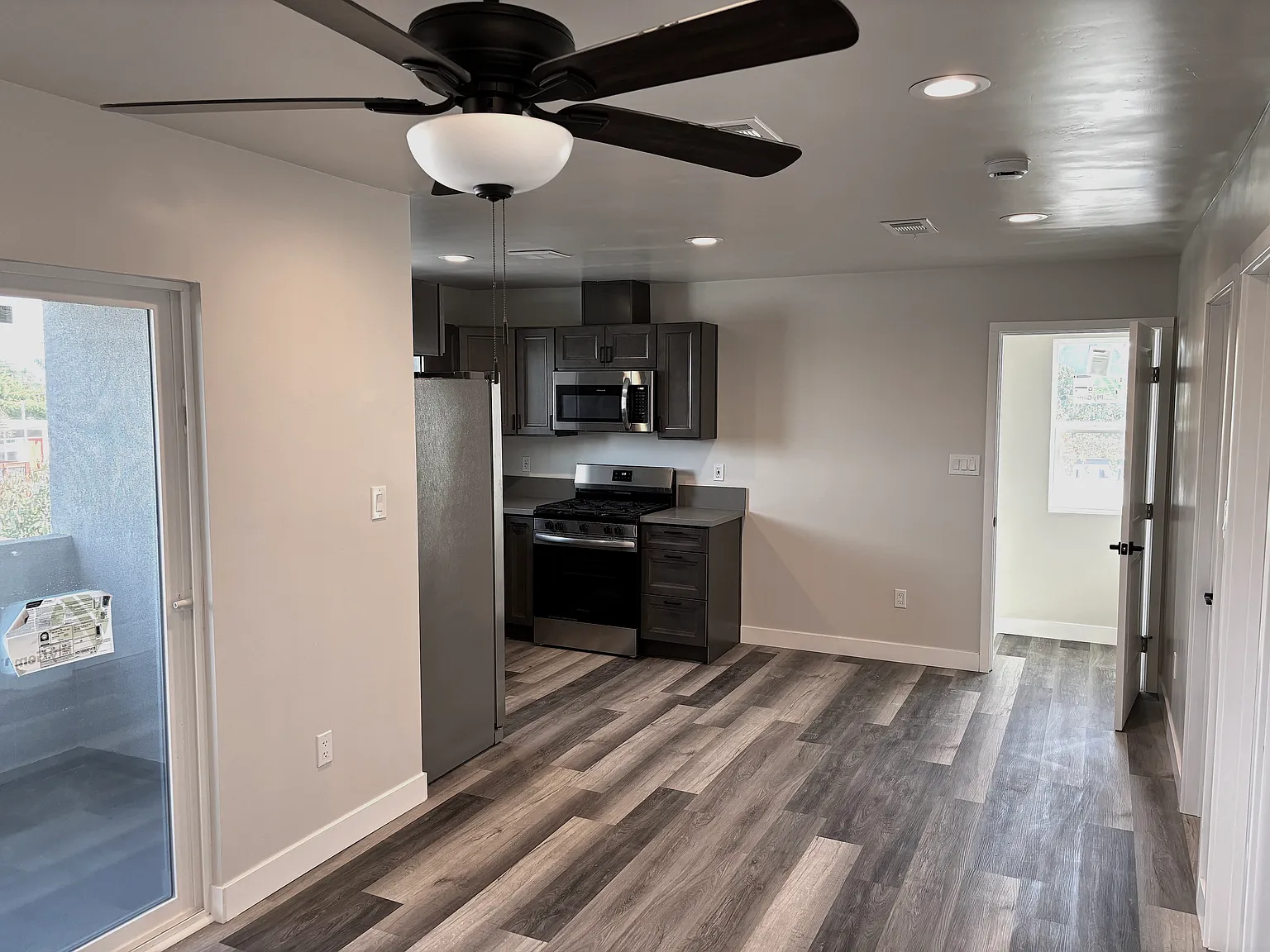 2 bed, 750 sqft, $2,900 — Photo 3