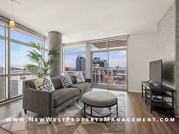 5th image of 800 The Mark Ln Unit 1605