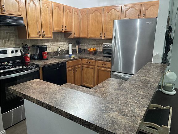 5th image of 771 NE 199th St APT 207