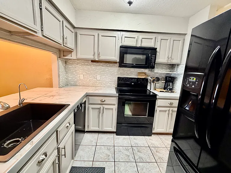 702 Villa Vista Dr #702 — Photo 4