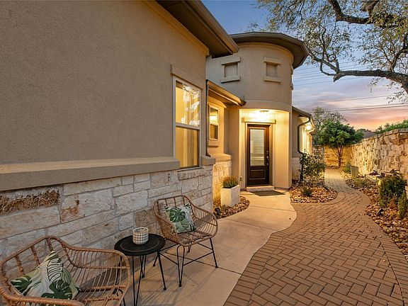 3rd image of 549 Clubhouse Dr #G