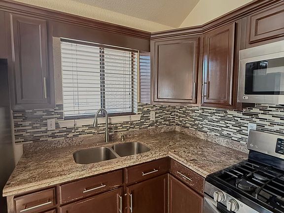 5th image of 1884 Lyman Dutton Cir