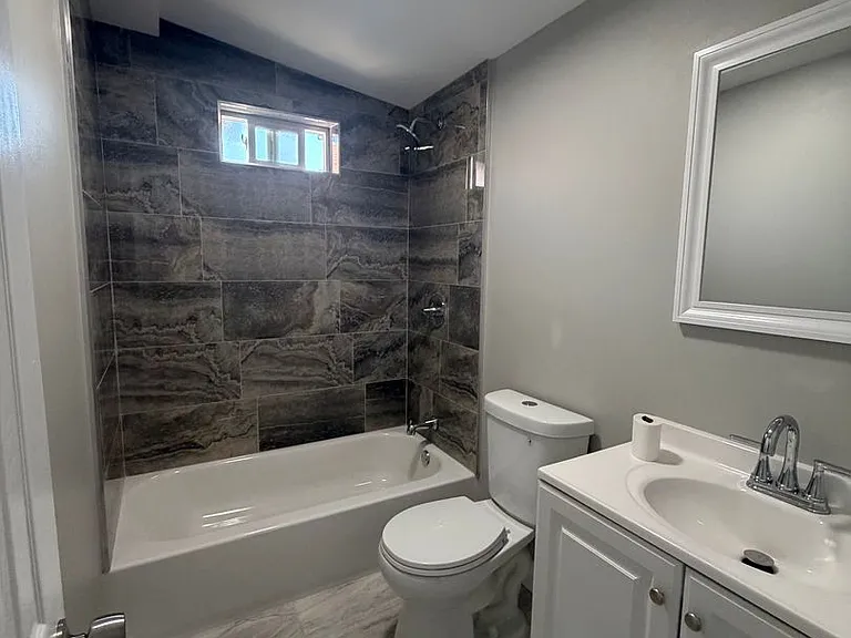 152 S Bonnie Beach Pl — Photo 7