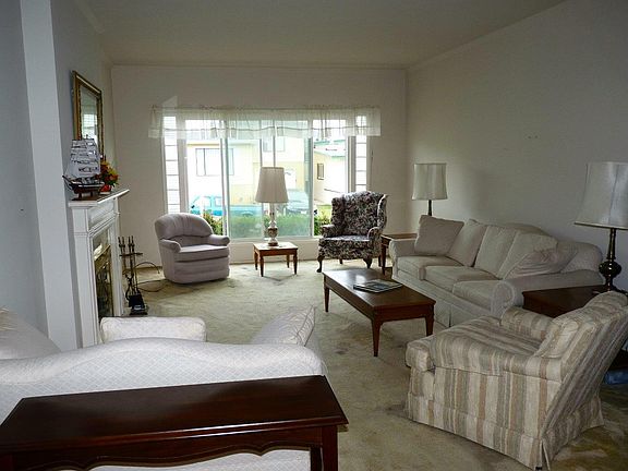 4th image of 17 Terrace Ave