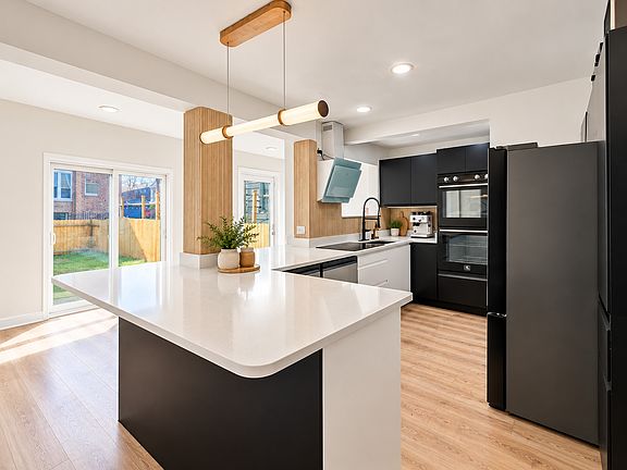 5th image of 4104 N Richmond St