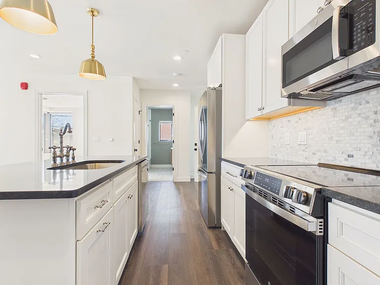 1400 Market St — Photo 3
