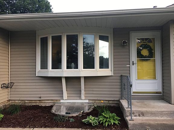 Inviting front entry