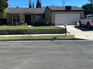 27806 Meadowcreek Rd, Santa Clarita, CA 91351