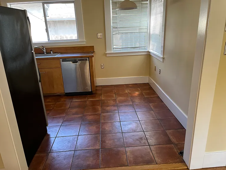1415 Alcatraz Ave #A — Photo 8