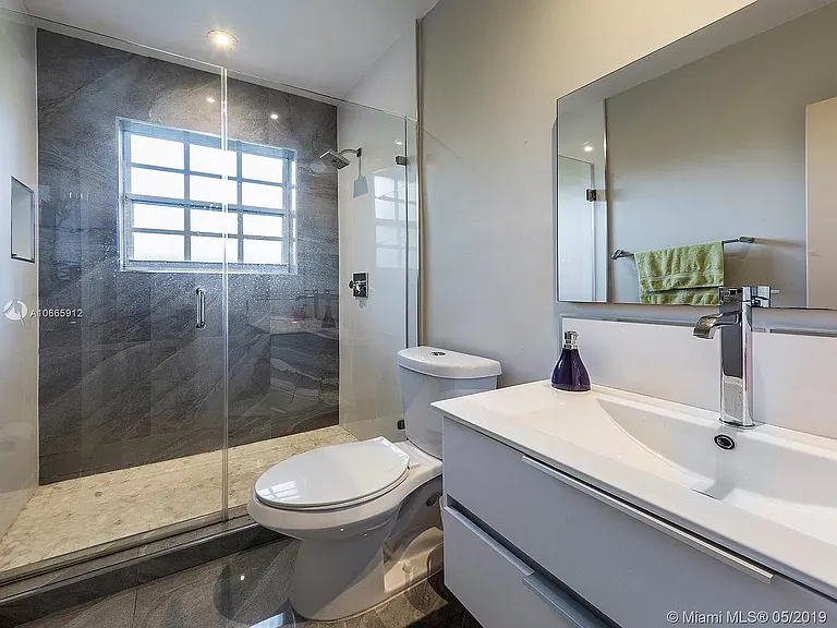 5322 Orduna Dr — Photo 7