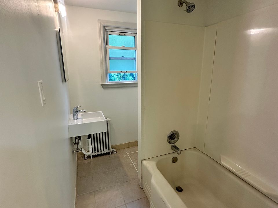 2nd image of 160 Yonkers Ave #2