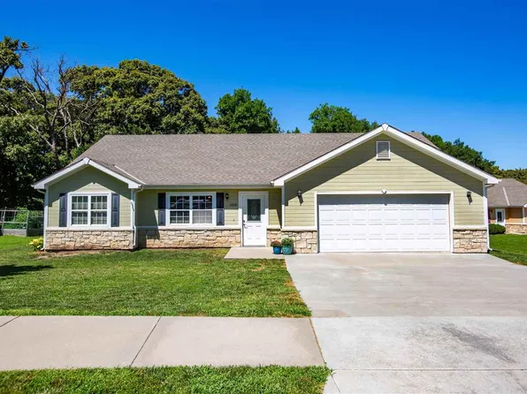 1000 Highland Ridge Dr, Manhattan, KS 66503