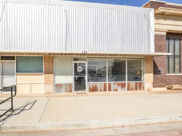 128 E Main St, Post, TX 79356