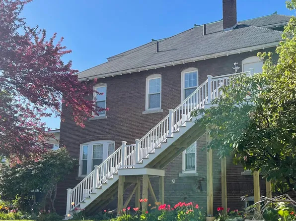 43 Arthur St, Worcester, MA