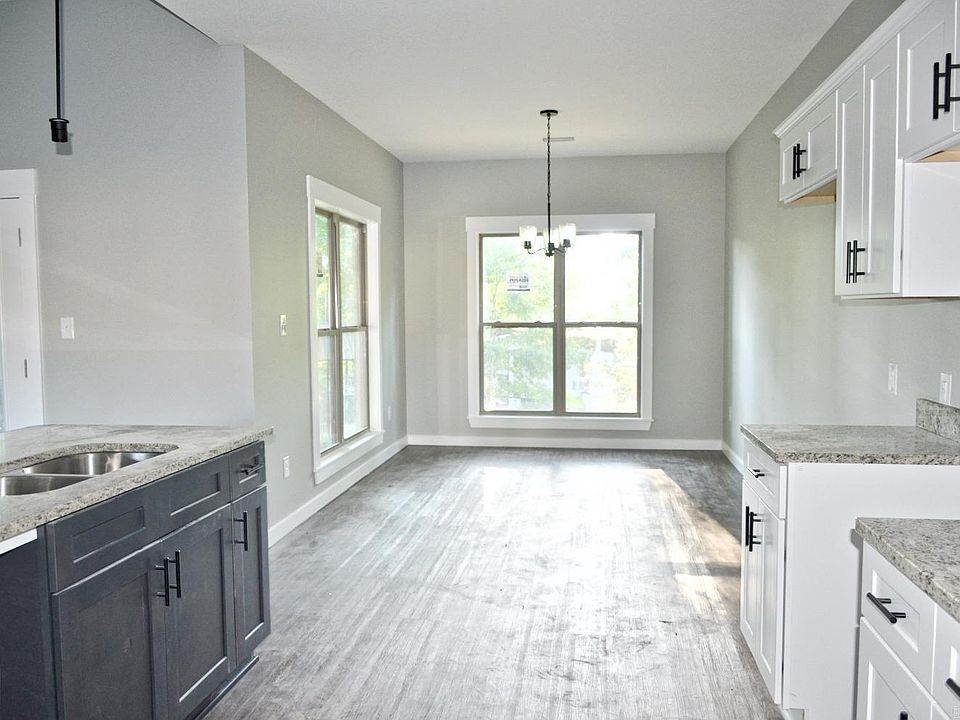 2nd image of 2604 Sarah Ln