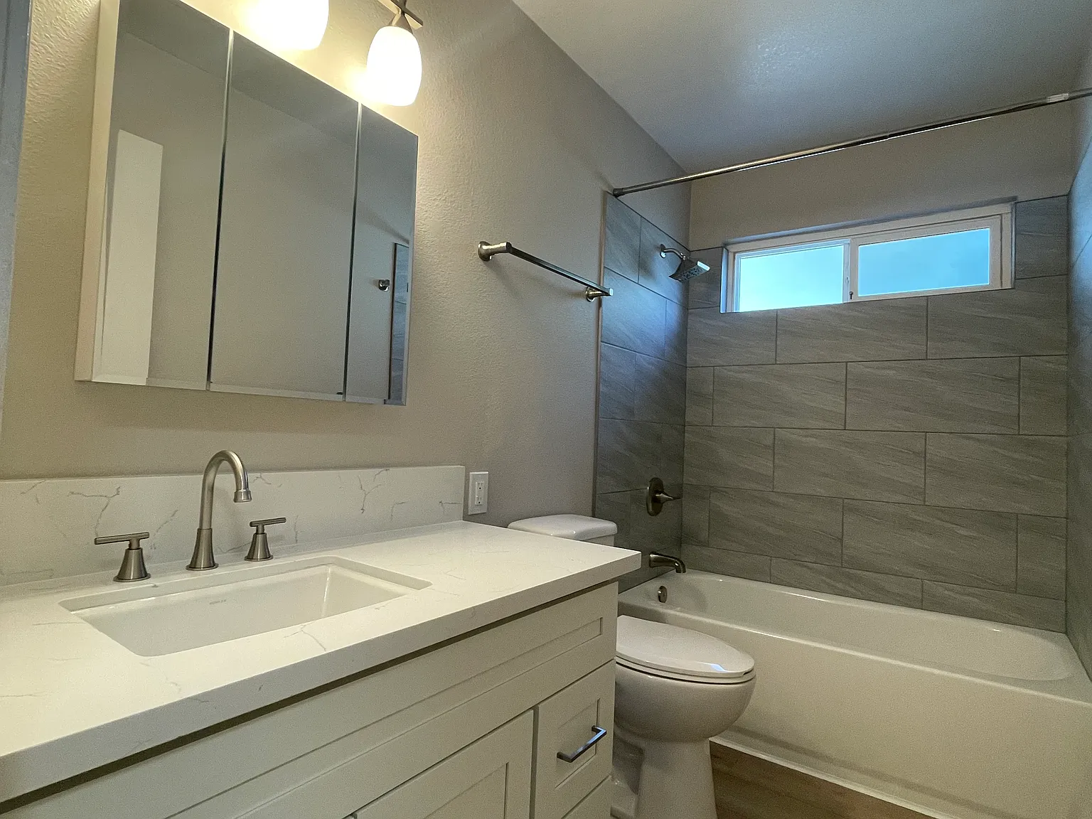 2 bed, 750 sqft, $1,795 — Photo 3