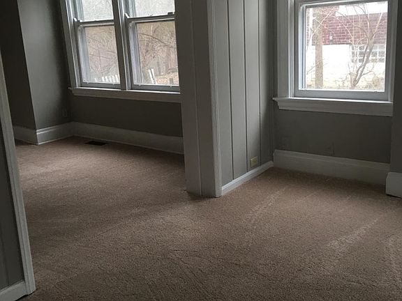 3rd image of 1748 Fairmount Ave