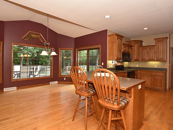 Kitchen to Morning Rm