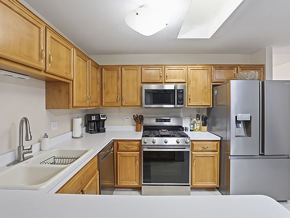4th image of 11405 Foxwoods Dr