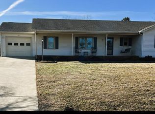 511 Darrell Ln, Hurt, VA