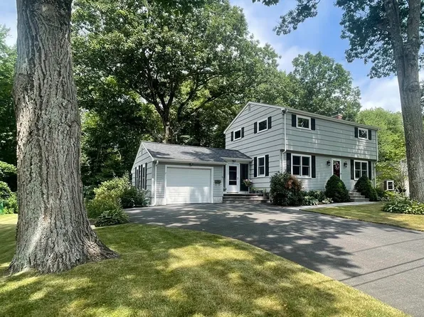 98 Knott St, Attleboro, MA 02703