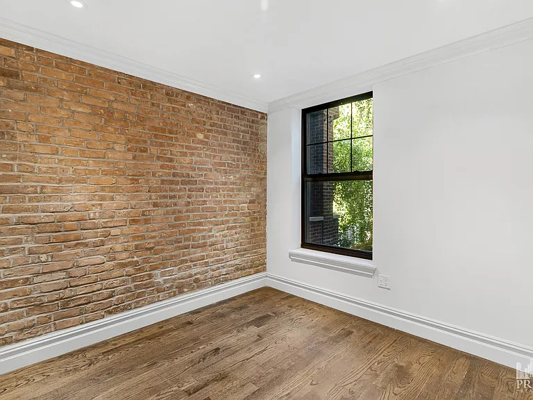 244 10th Ave #3E — Photo 5