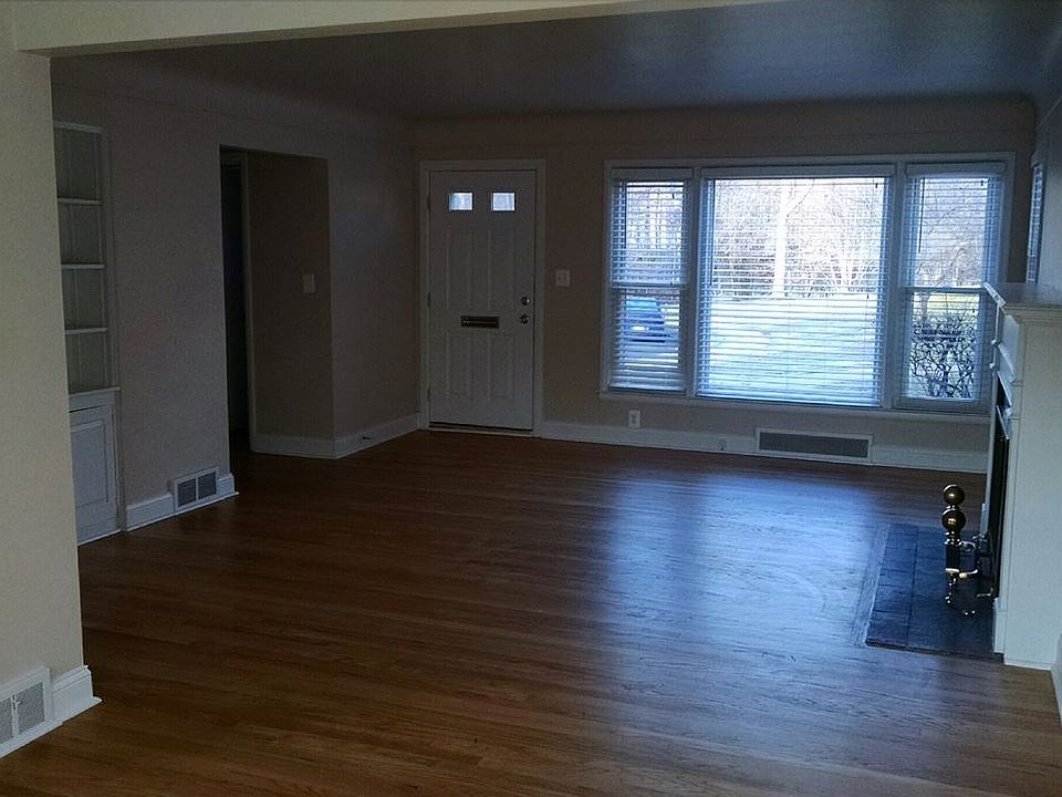 15 x 17 Living Room
