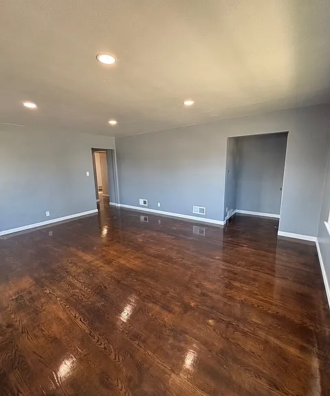 2050 Hickory Grove Ave — Photo 15