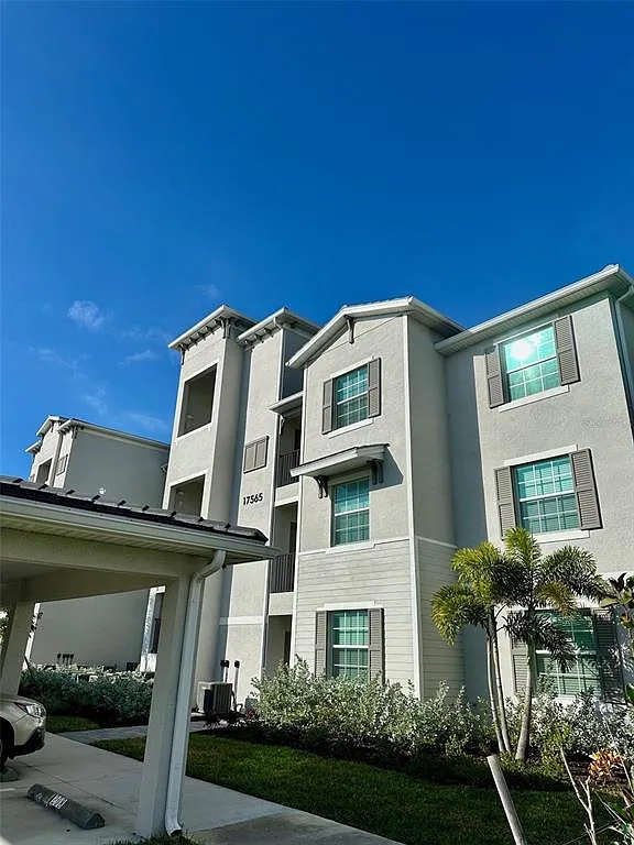 2 bed, 2.0 bath, 1149 sqft, $5,500 — Photo 2