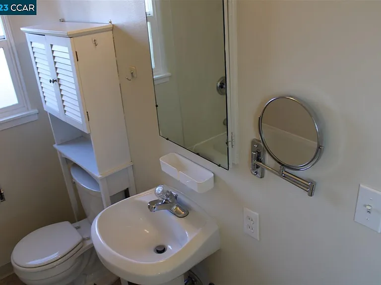515 Lexington Ave #517 — Photo 11