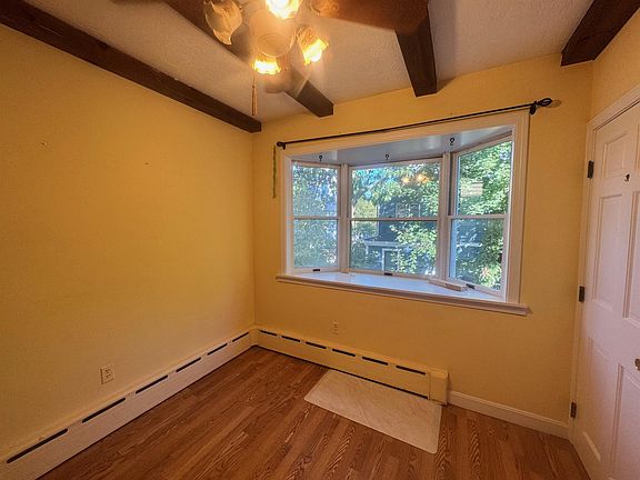 4th image of 27 Josephine Ave