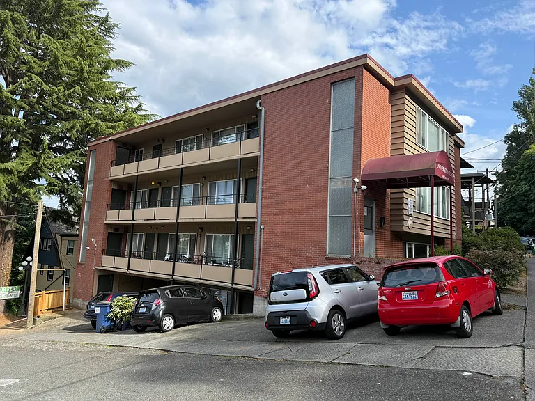 4760 22nd Ave NE #12 — Photo 3