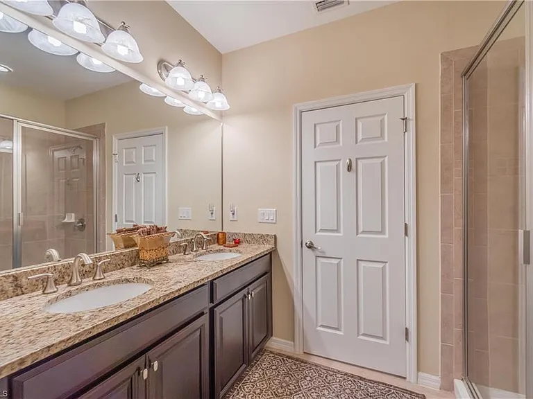 8540 Violeta St #202 — Photo 24