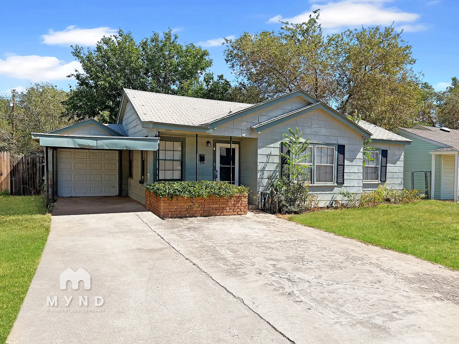 3 bed, 2.0 bath, 1048 sqft, $1,199 — Photo 1