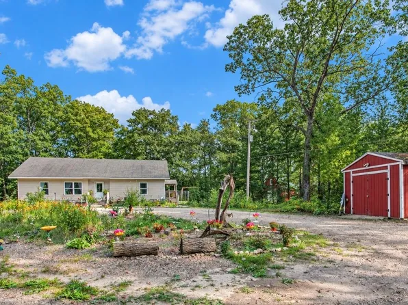 7693 S Straits Hwy, Indian River, MI 49749