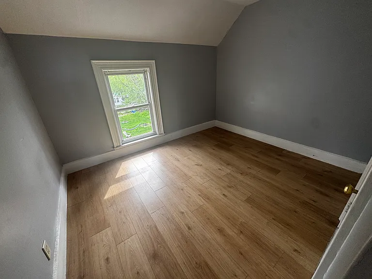 48 Dutton St #2 — Photo 9