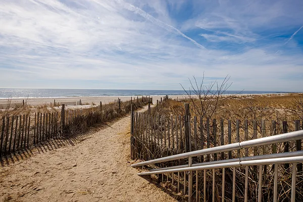 Rented by Compass | media 10