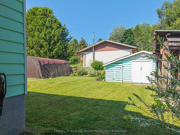 3rd image of 80 Spruce Dr