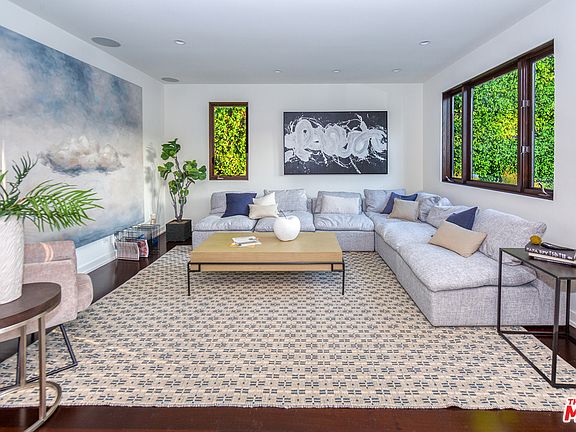 5th image of 628 N Citrus Ave