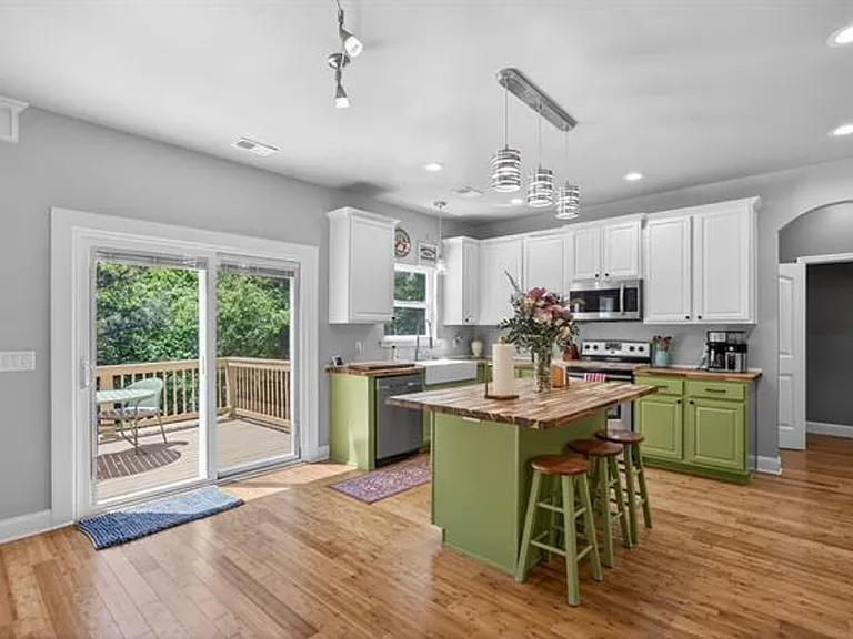 221 Allenbrooke Dr — Photo 14