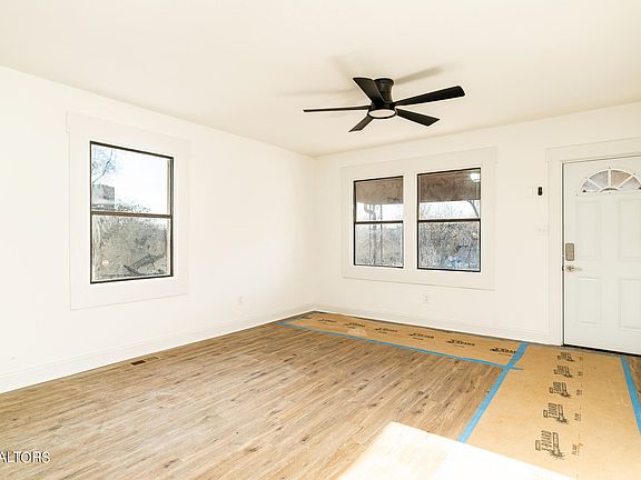 5th image of 1420 W Baxter Ave