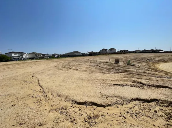 5001 Servando Dr, Laredo, TX 78046