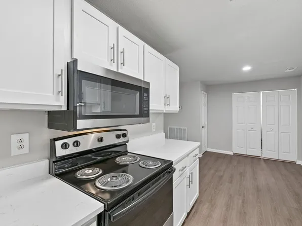 Sharon Oaks Apartments