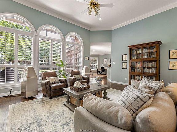 5th image of 8408 Wildewood Cir